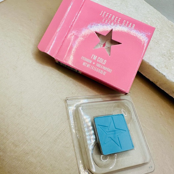 NEW! Jeffree Star Cosmetics Artistry Singles I’m Cold Eyeshadow - Picture 4 of 14